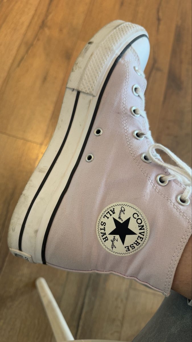 Converse Scarpe da uomo: All Star Converse Farbe Flieder Gr. 42 eher 43 – Usato da Zürich venduto da NorinaAurora 1