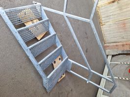 Treppe Metalltreppe Robust Verzinkt Geländer links montiert
