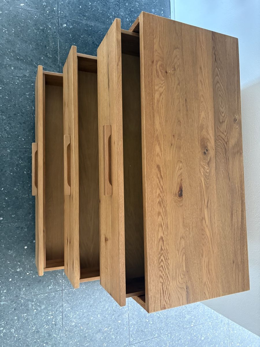 Pfister Cassettiere: Robuste Holzkommode von Pfister  – Nuovo (secondo la descrizione) da Kilchberg ZH venduto da bau_x7vy 1