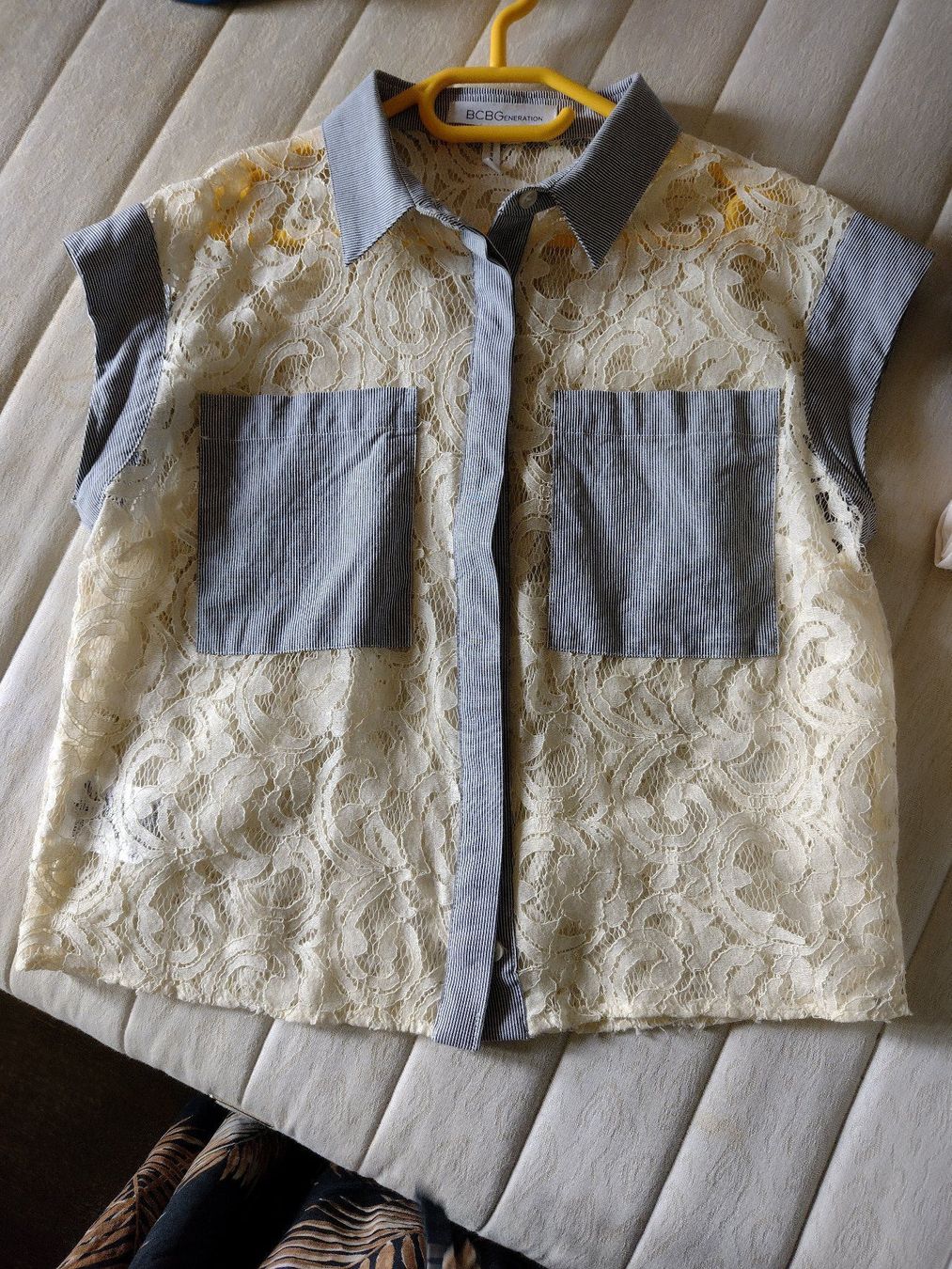Blusen: BCBG Generation Top / Bluse - weiss blau mit Spitze - Gr. – Neu (gemäss Beschreibung) aus Stadel von Chanel_5 1
