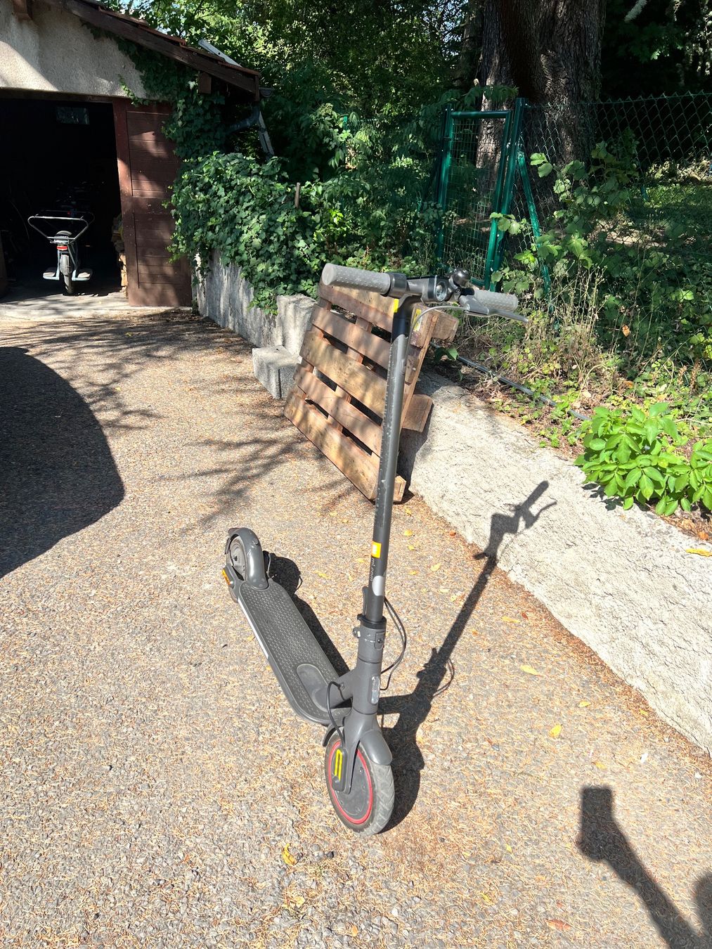 Xiaomi Kickboard: Trottinette électrique Xiaomi Pro2 comme neuve – Usato da Grand-Lancy venduto da mar_z7dy 1