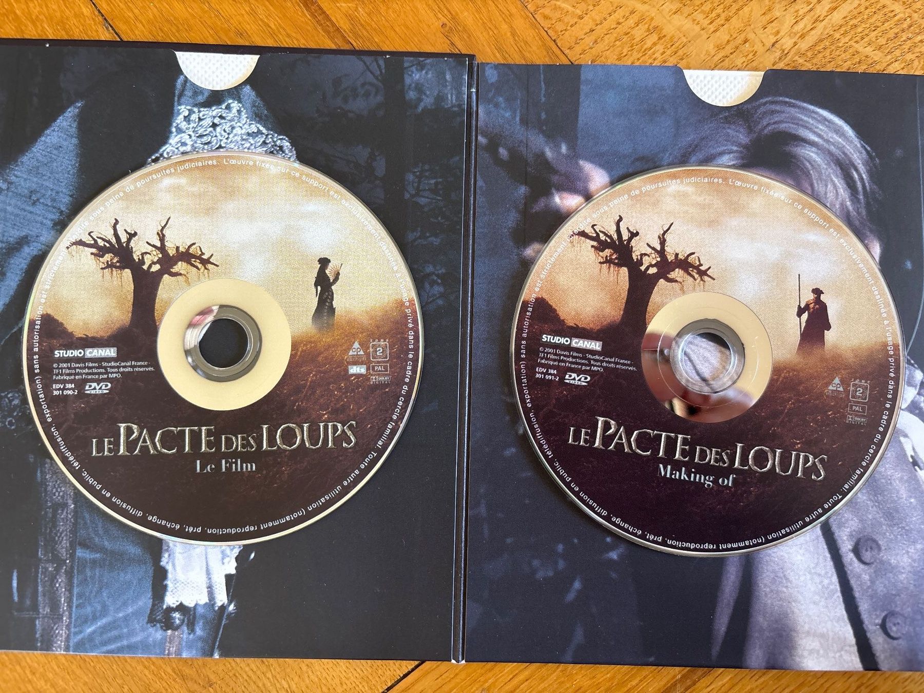 Tutti i DVDs: Le Pacte des Loups Édition Collector DVD – Usato da Genève venduto da Buens4 5