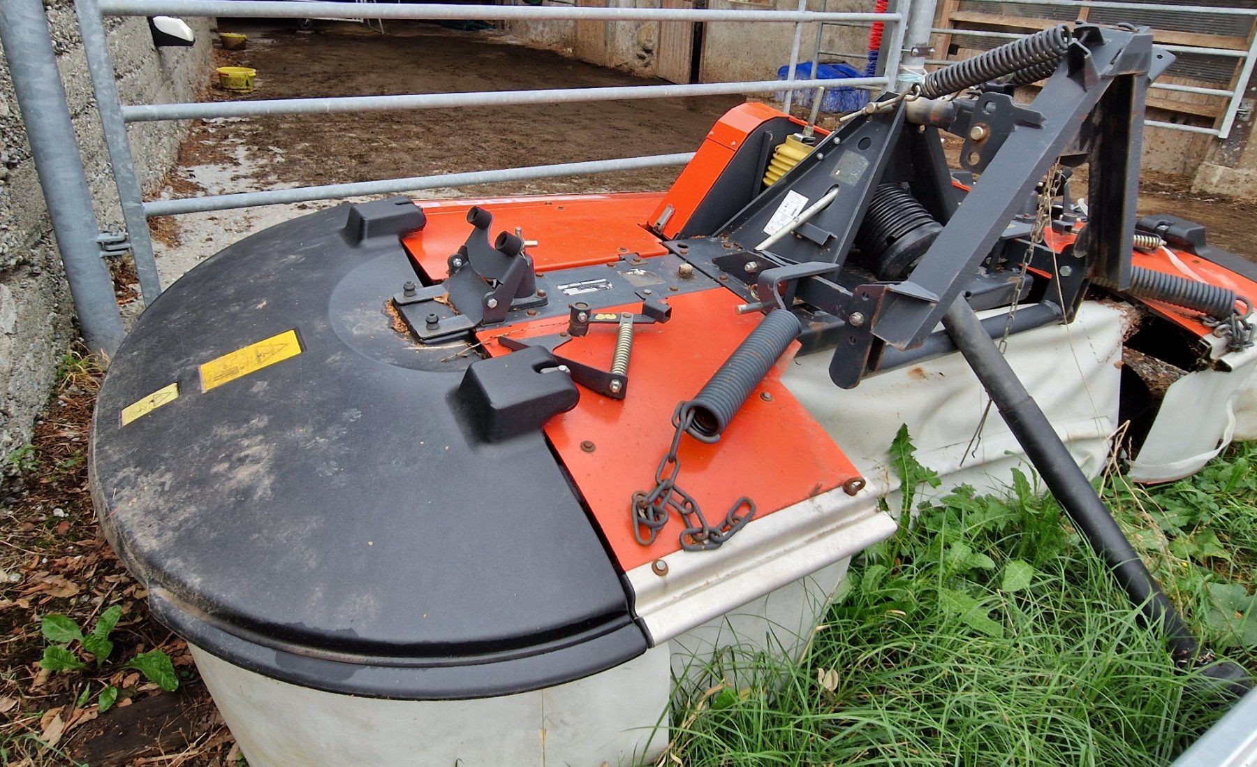 Toutes les machines: Faucheuse (à réparer) – D'occasion à Ferpicloz par Olivier_Jut
