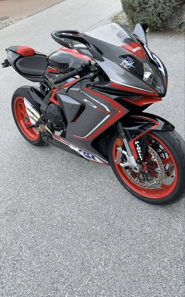 MV Agusta Strada: 800 CC MV Agusta f3 RC – Usato da Courroux venduto da tom_96dx
