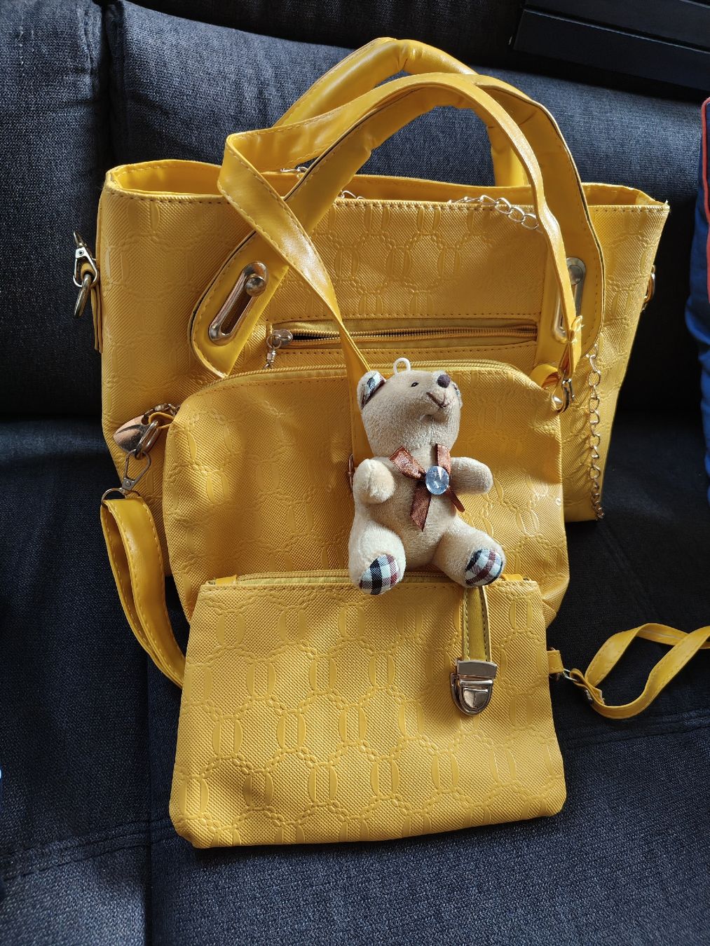 Sacs femmes: Taschen Set gelb – Neuf (Voir description) à Itingen par roo_6q2v