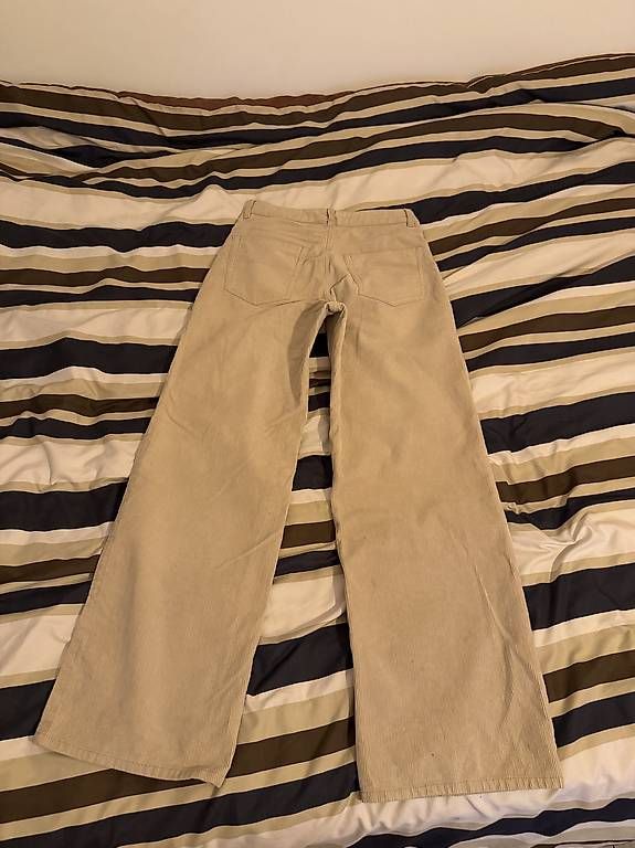 Pantalons: Pantalon beige S – D'occasion à Genève par dia_w9qp 1