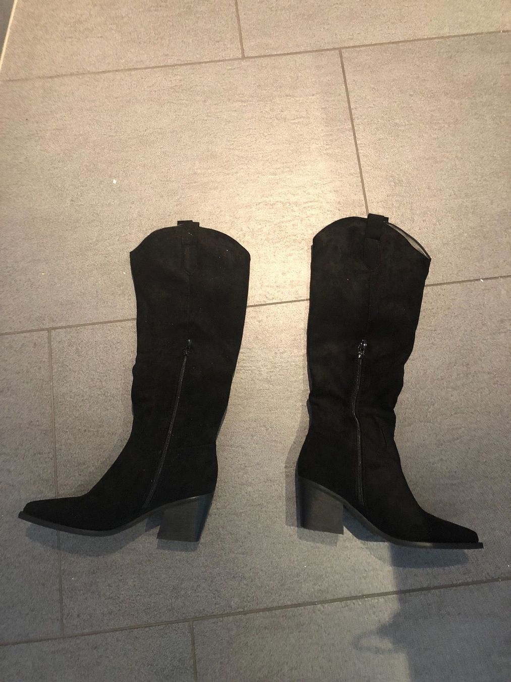 Scarpe da donna: Stiefel - nie getragen – Usato da Altendorf venduto da nic_5fbv 1