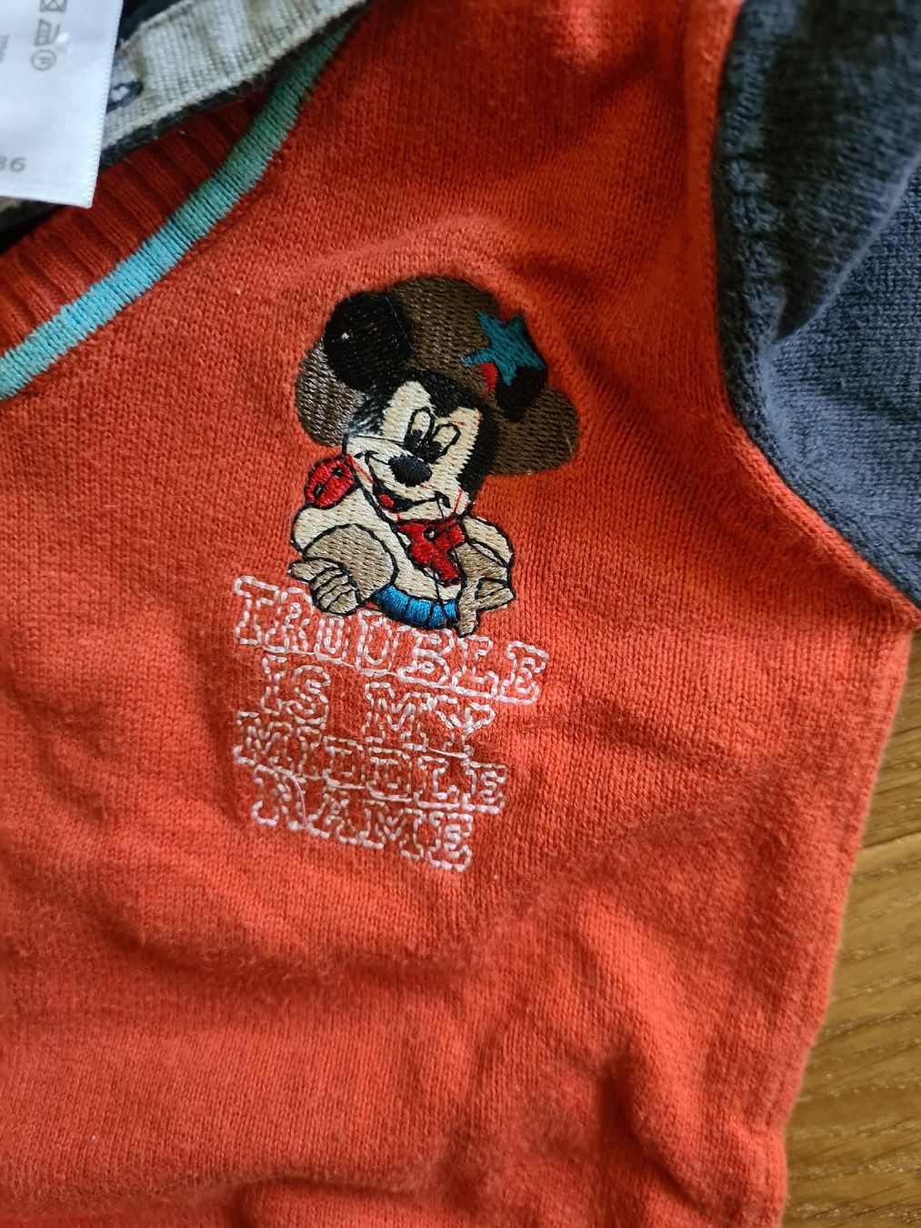 C&A Maglioni & Felpe: Disney Pullover mit Kapuze C&A Grösse 86 – Usato da Kriens venduto da Mirii91 3