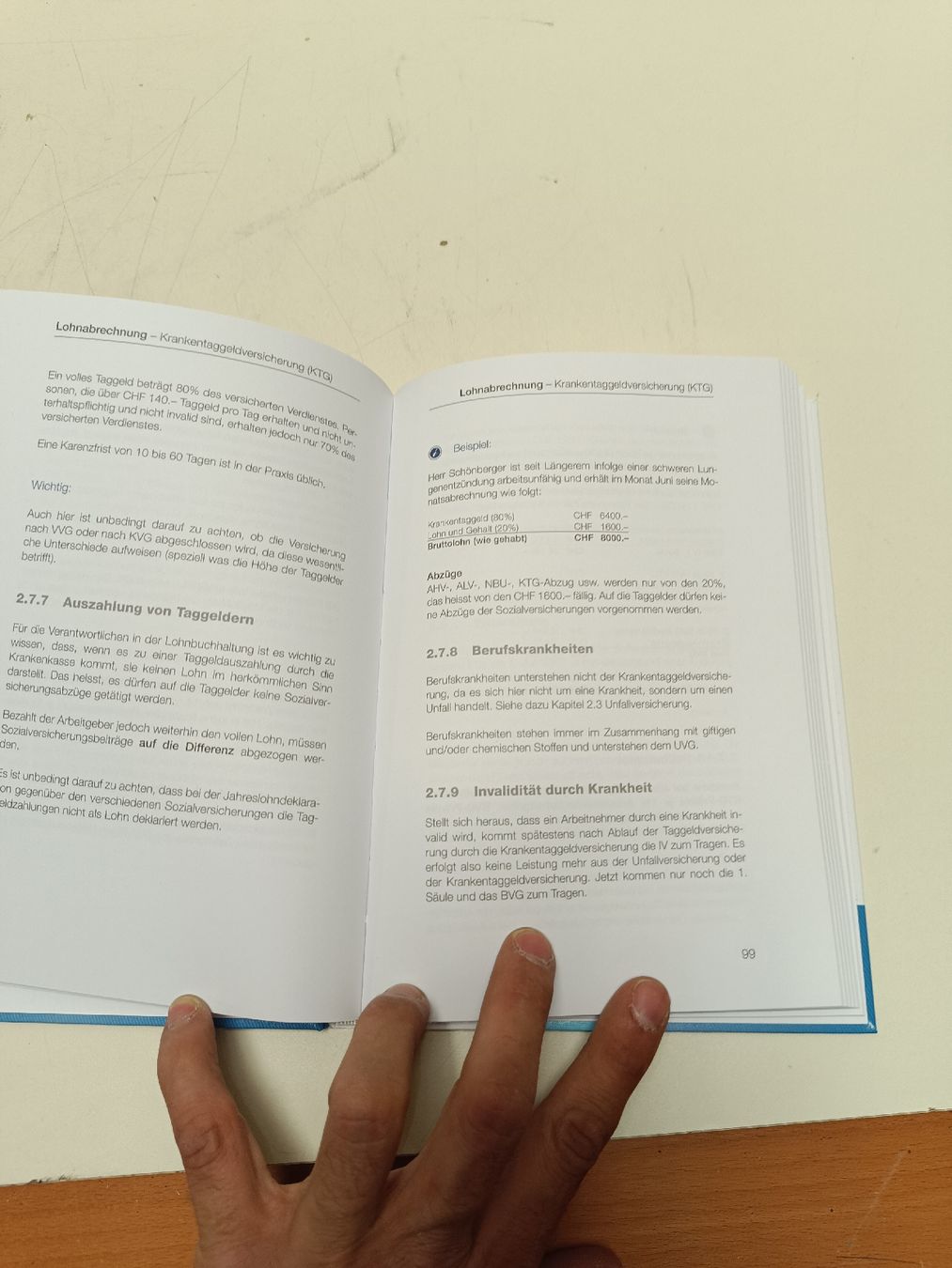 Libri: Lohnadministration Buch von Daniela Vilela,(em76) – Usato da Künten venduto da Schnaepplihuus 3