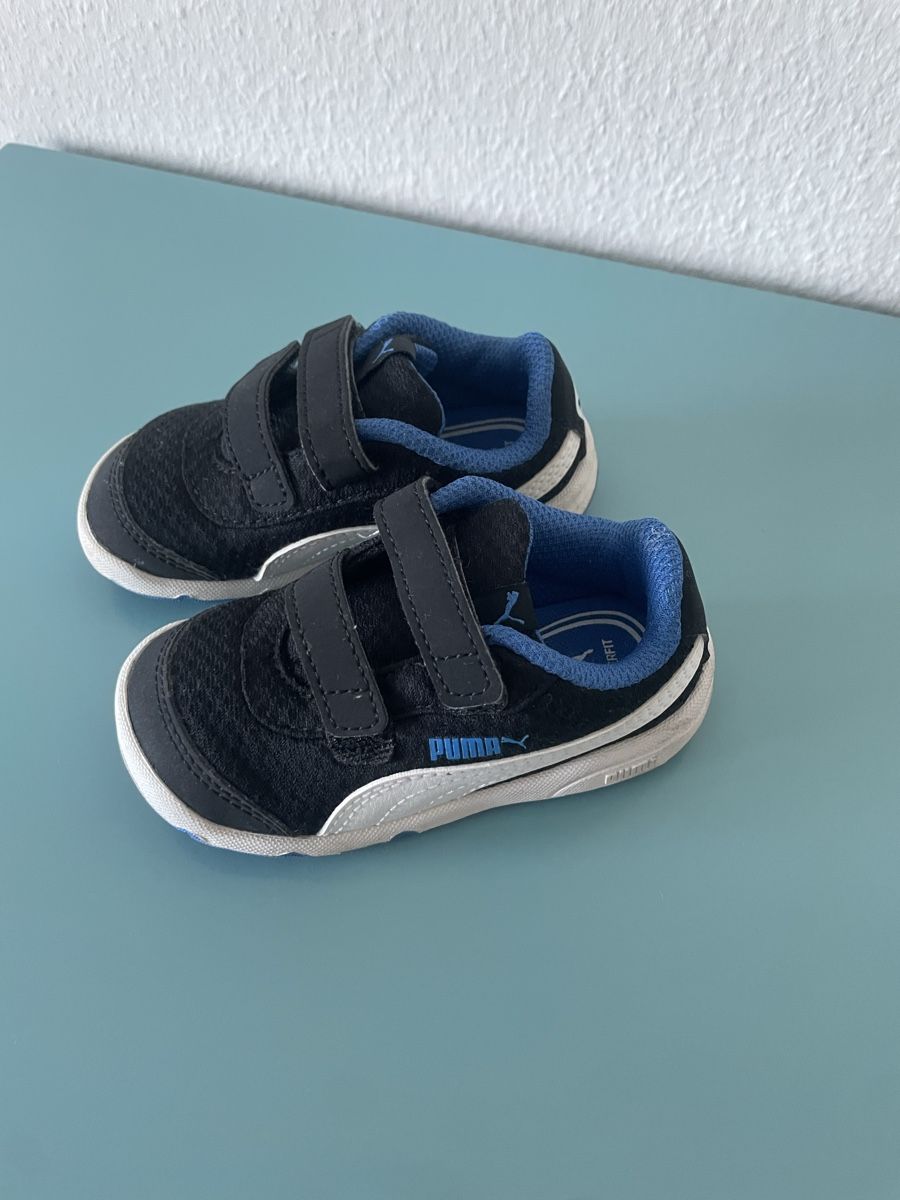 Puma Schuhe für Jungen: Chaussures bébé Puma, taille 21 – Gebraucht aus Versoix von Pti-pois