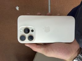 Apple iPhone 16Pro Display beschädigt 256 GB Graphite