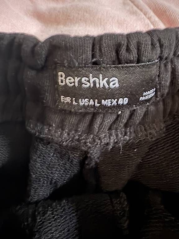 Pantaloni: Bershka - Short noir taille L – Usato da Geneve venduto da tom_d7f8 1