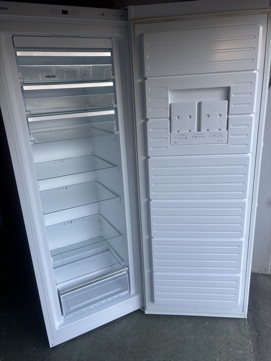 Bosch Congélateurs: Gefrierschrank BOSCH No FROST – D'occasion à Gränichen par R.7 1