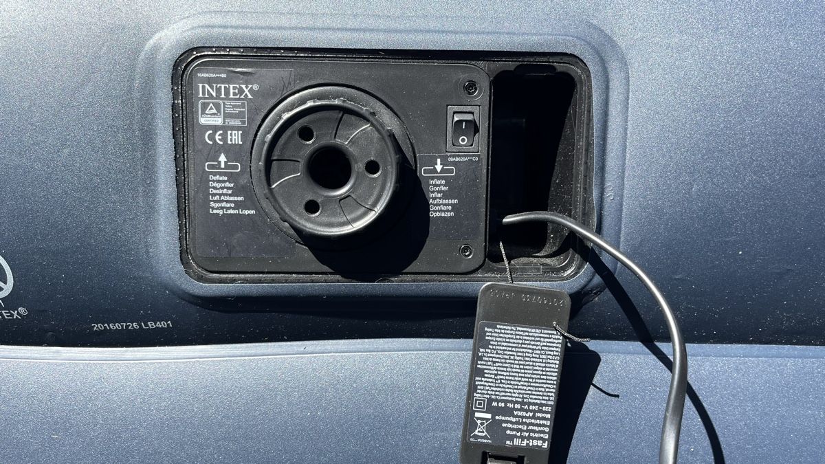 Matratzen: Doppel-Luftmatratze INTEX – Gebraucht aus Remetschwil von Tomtom13 3