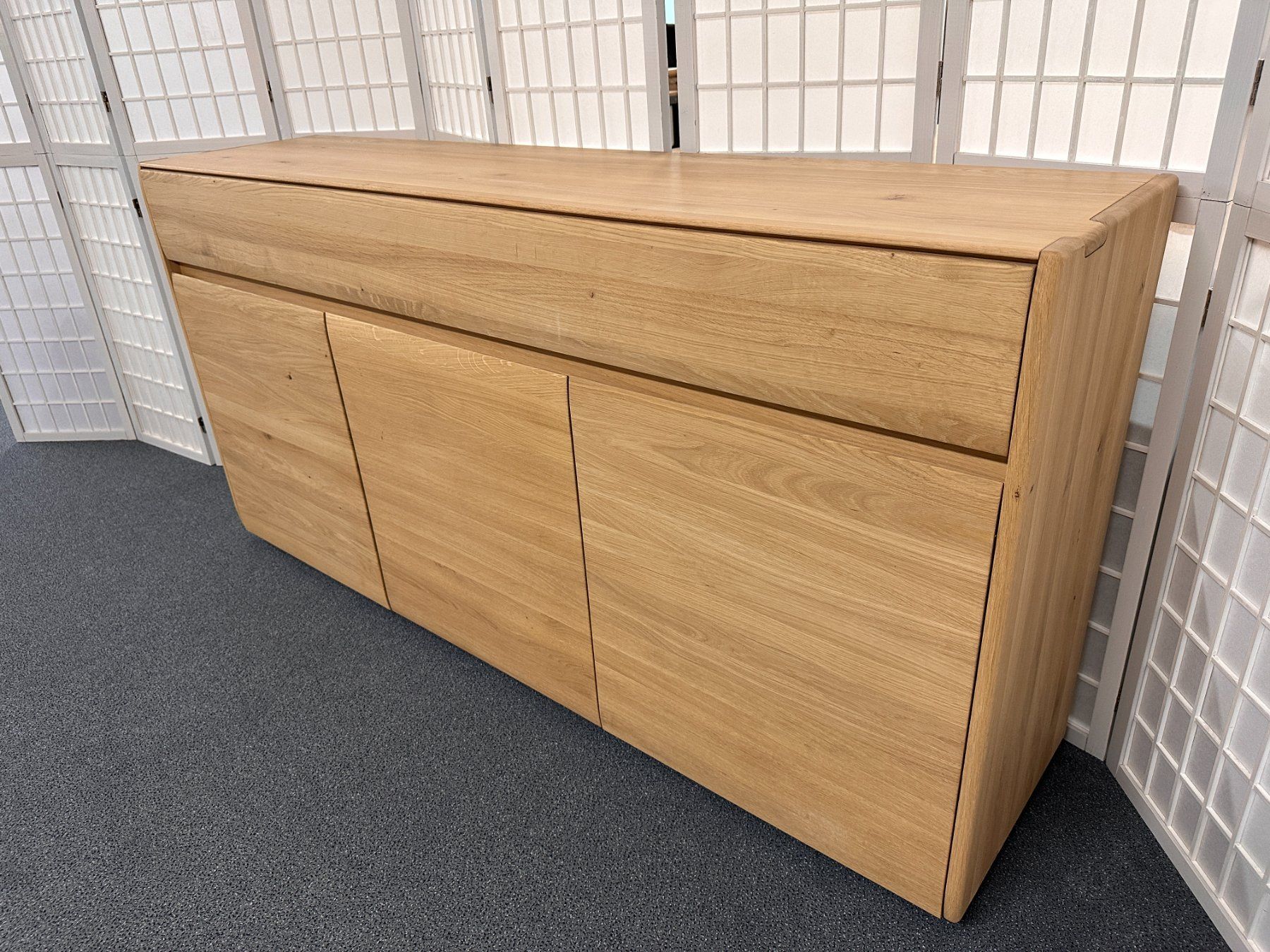 Cassettiere: Sideboard NYON Eiche bianco 178 cm – Nuovo (secondo la descrizione) da Unterentfelden venduto da moebelrufli