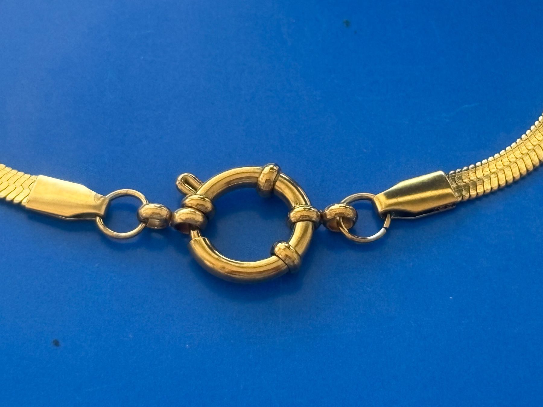 Ketten: Luxus Elegante Kette Farbe : Gold – Gebraucht aus Biel-Bienne von Roserosse13 2