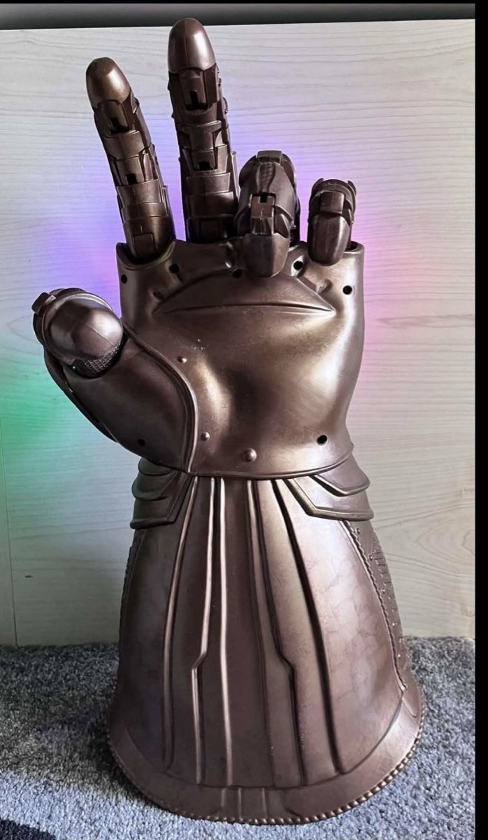 Marvel Statuette: Infinity Gauntlet Marvel Spielzeug mit Licht – Nuovo (secondo la descrizione) da Dietikon venduto da Mono7.3. 3