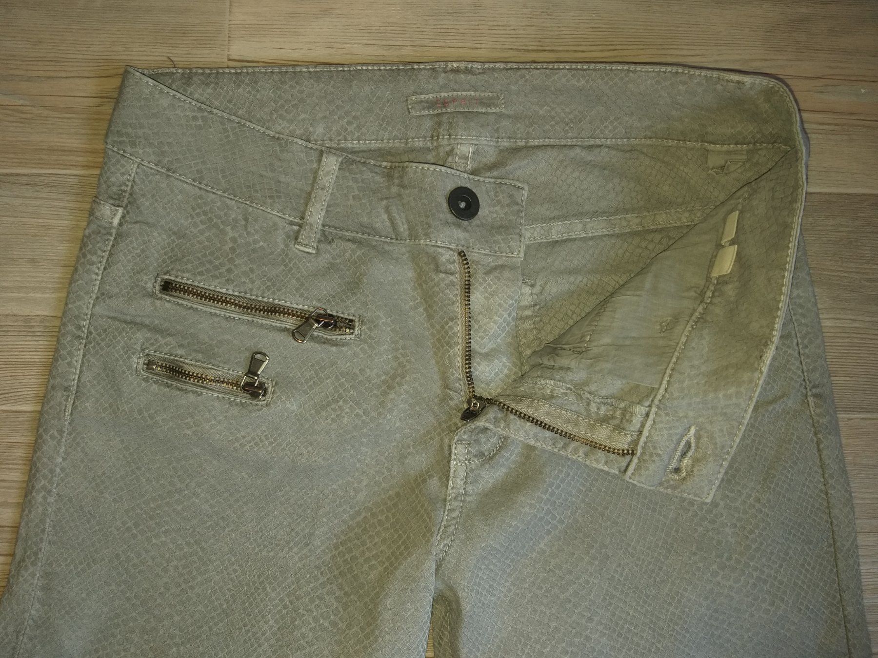 Esprit Pantaloni: Pantalon ESPRIT /  Hose ESPRIT  Taille / Grosse 34 CH – Usato da Cossonay-ville venduto da Super-Price-Quality 2
