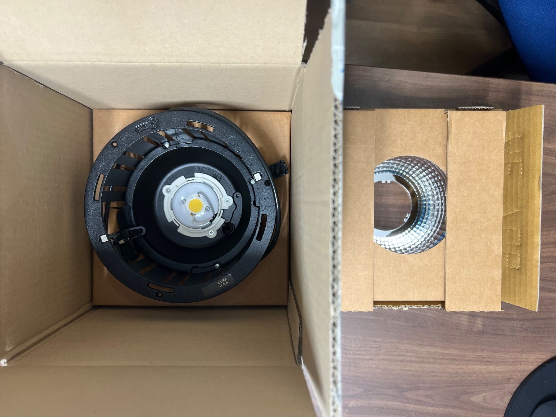 Lampade: TARGETTI SMART DOWN FIX LED FACE NW – Nuovo e nell'imballaggio originale da Mägenwil venduto da BackInWhite 3