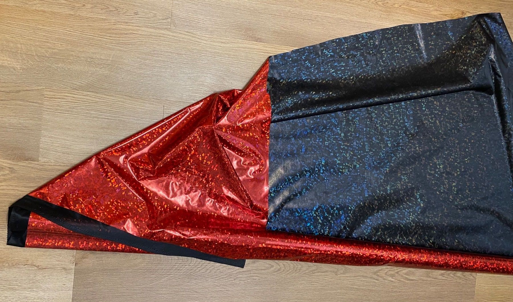 Tessuti: Stoff: Neu:Jersey rot gold-Polyester/min.elastisch 145x350cm – Nuovo (secondo la descrizione) da Wil SG venduto da MarcoPolo007 2