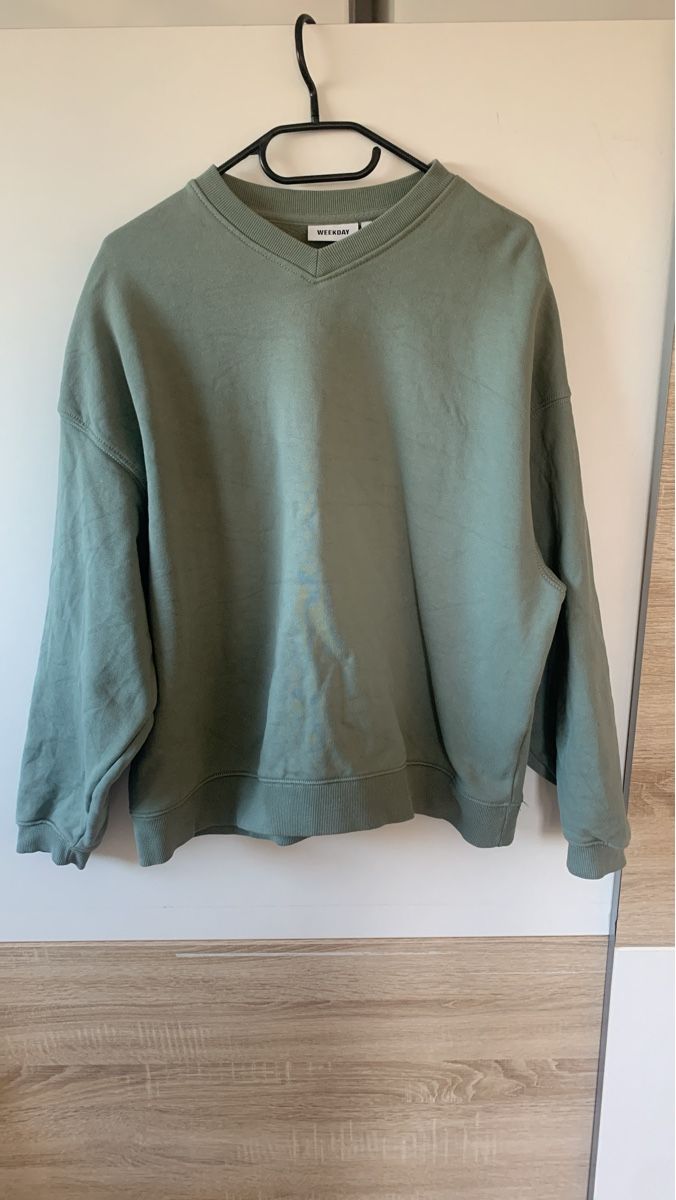 Weekday Maglioni & Felpe: Weekday Pullover grün Grösse M – Nuovo (secondo la descrizione) da Aarau venduto da est_x5vz