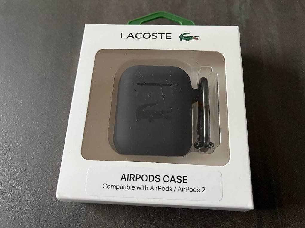 Lacoste Cuffie: Airpods Case Lacoste – Usato da Bösingen venduto da kaisten2