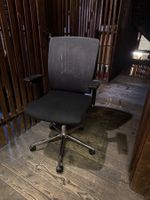 Bürostuhl / Schreibtischstuhl – höhenverstellbar