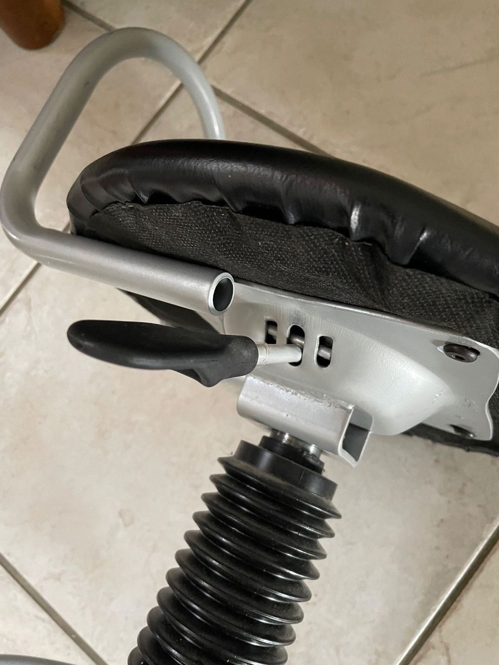 Hocker: Tabouret Pivotant en Métal Siège Cuir – Gebraucht aus Vallamand von Bricbracbroc82 4