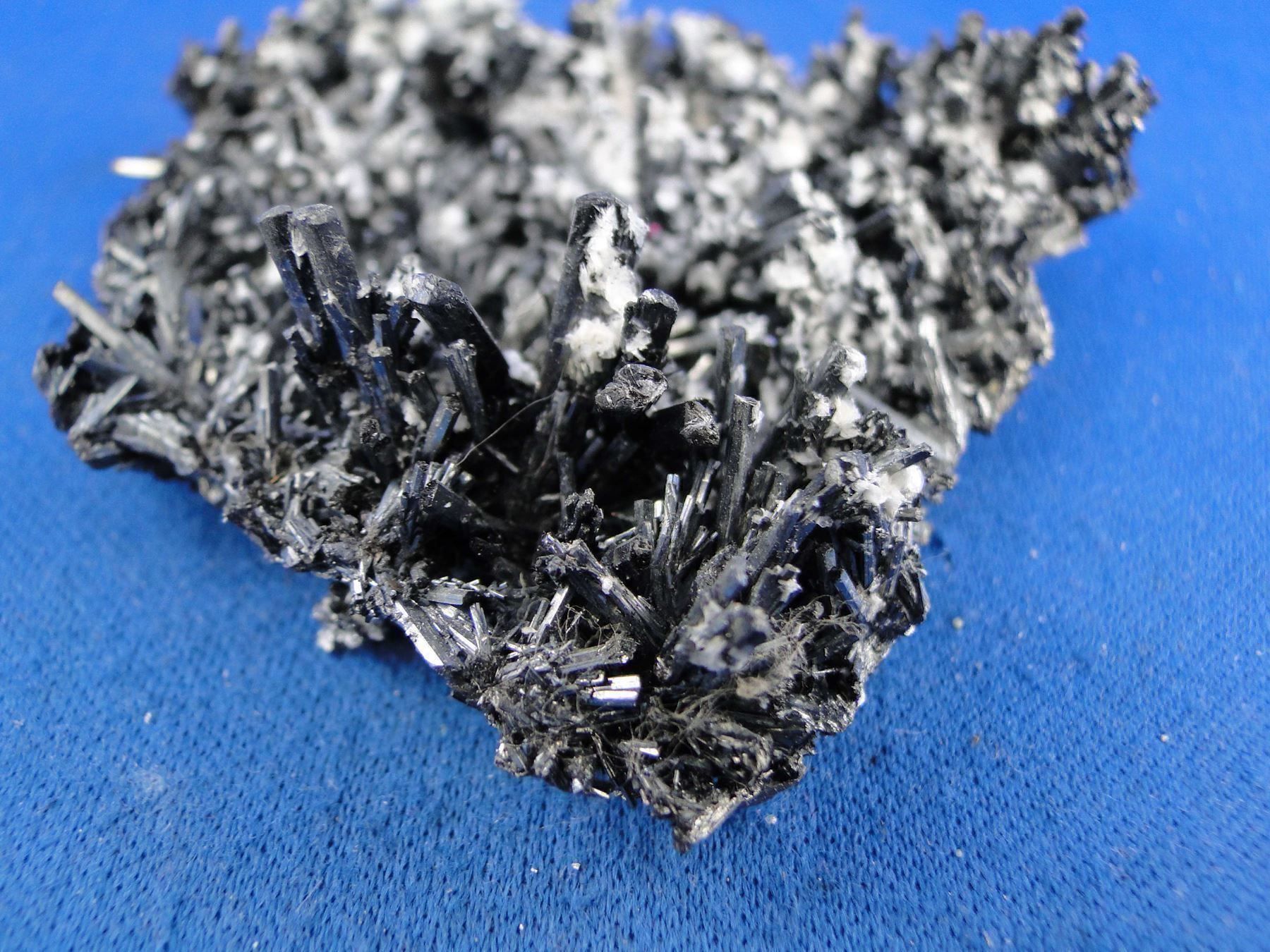 Mineralien & Heilsteine: Stibnit mit Baryt – Gebraucht aus Schinznach Bad von Demerald 3