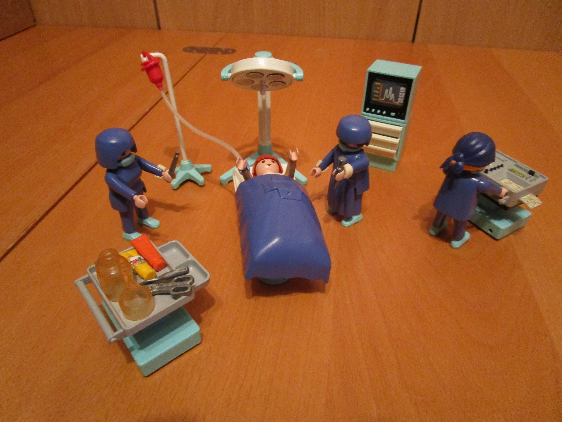 Playmobil Spielzeuge: Playmobil  - Operations-Saal  ,  Vintage – Gebraucht aus Wetzikon ZH von Storchadebar