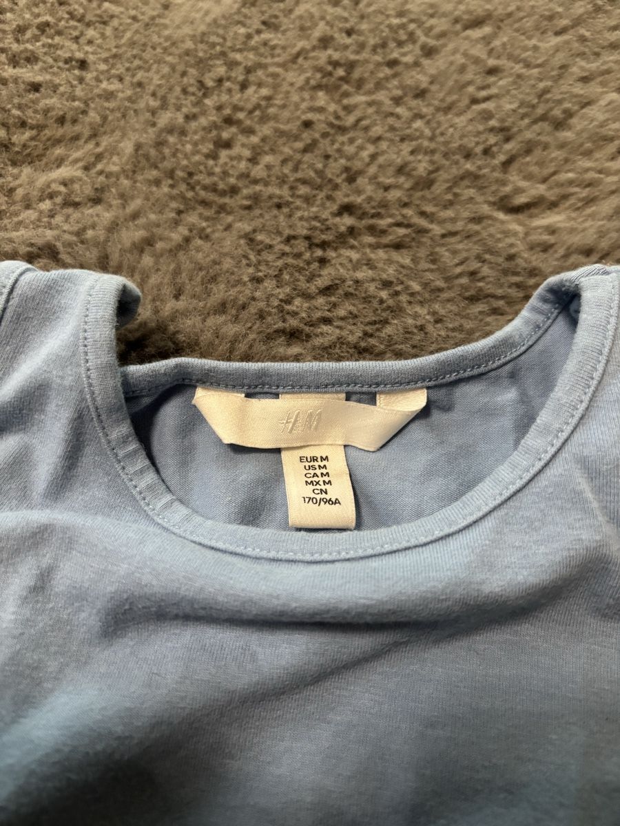 Top: H&M Cropped Tank Top - Light Blu – Nuovo (secondo la descrizione) da Wichtrach venduto da Re_Fit 2