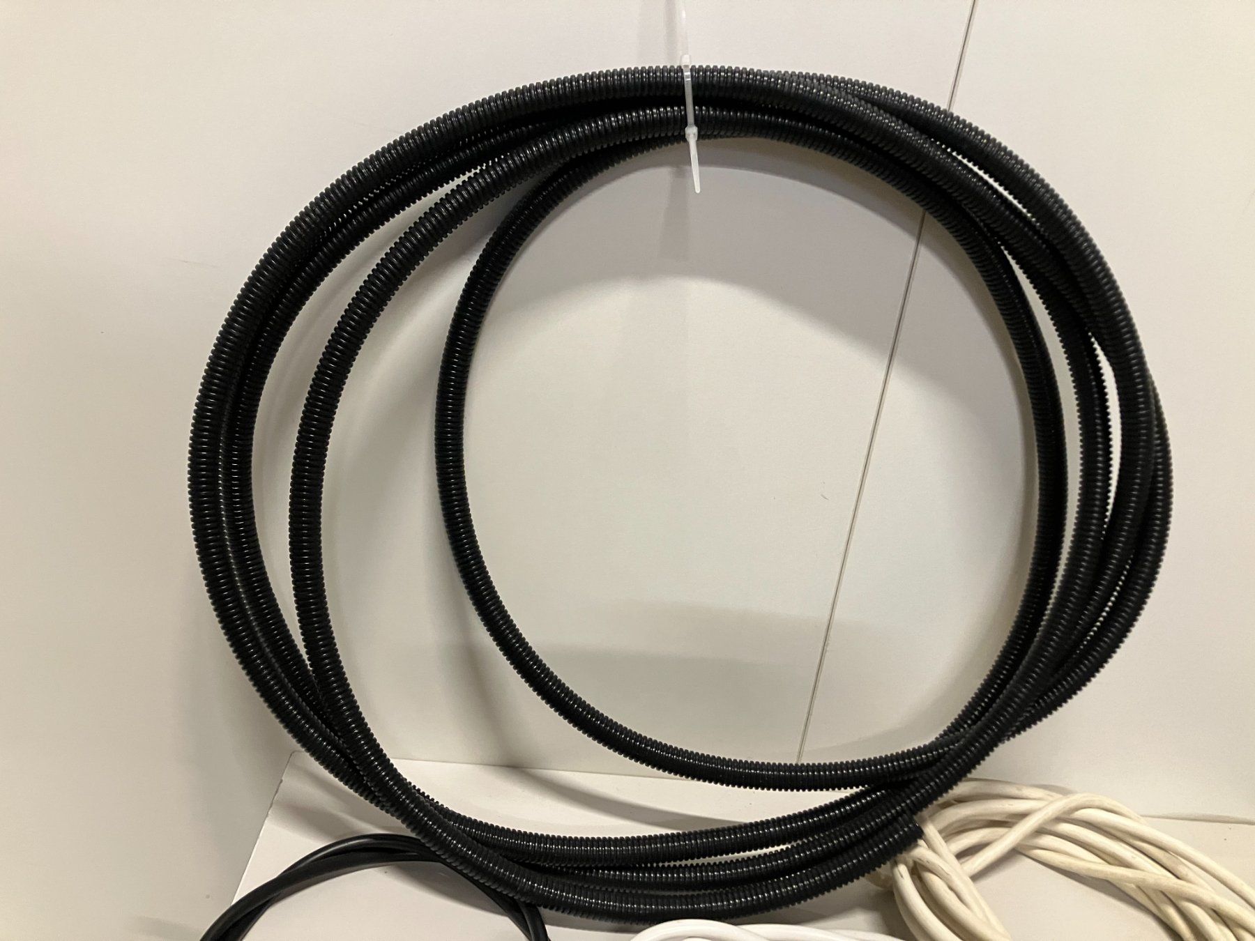 Cavi: Post. div. Elektromaterial und Zubehör ab 1.- – Usato da Lichtensteig venduto da Buy24International 3