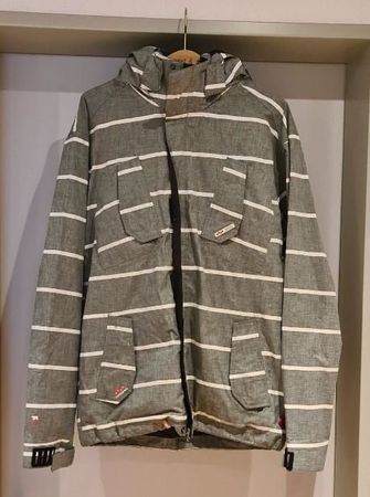 Stylische Winterjacke – Größe L – Perfekt für den Winter