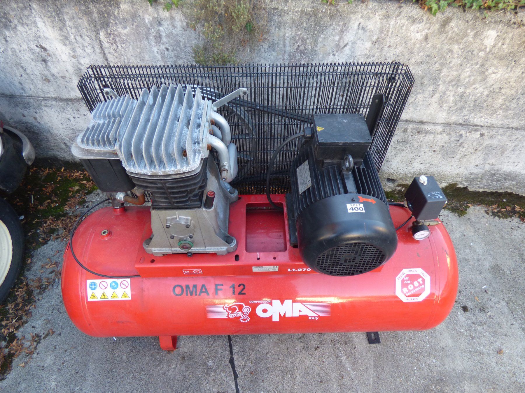 Compressori: Kolbenkompressor OMA F12, 400V – Usato da Rikon im Tösstal venduto da old_mw5d 3