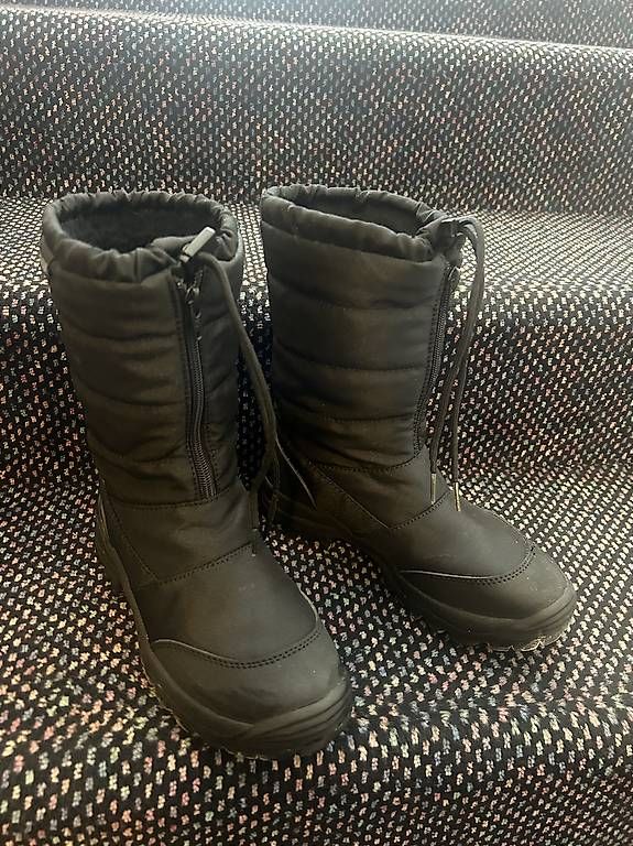 Scarpe da donna: Schneeschuhe / Winterschuhe – Usato da Zürich venduto da yan_r7k6 1