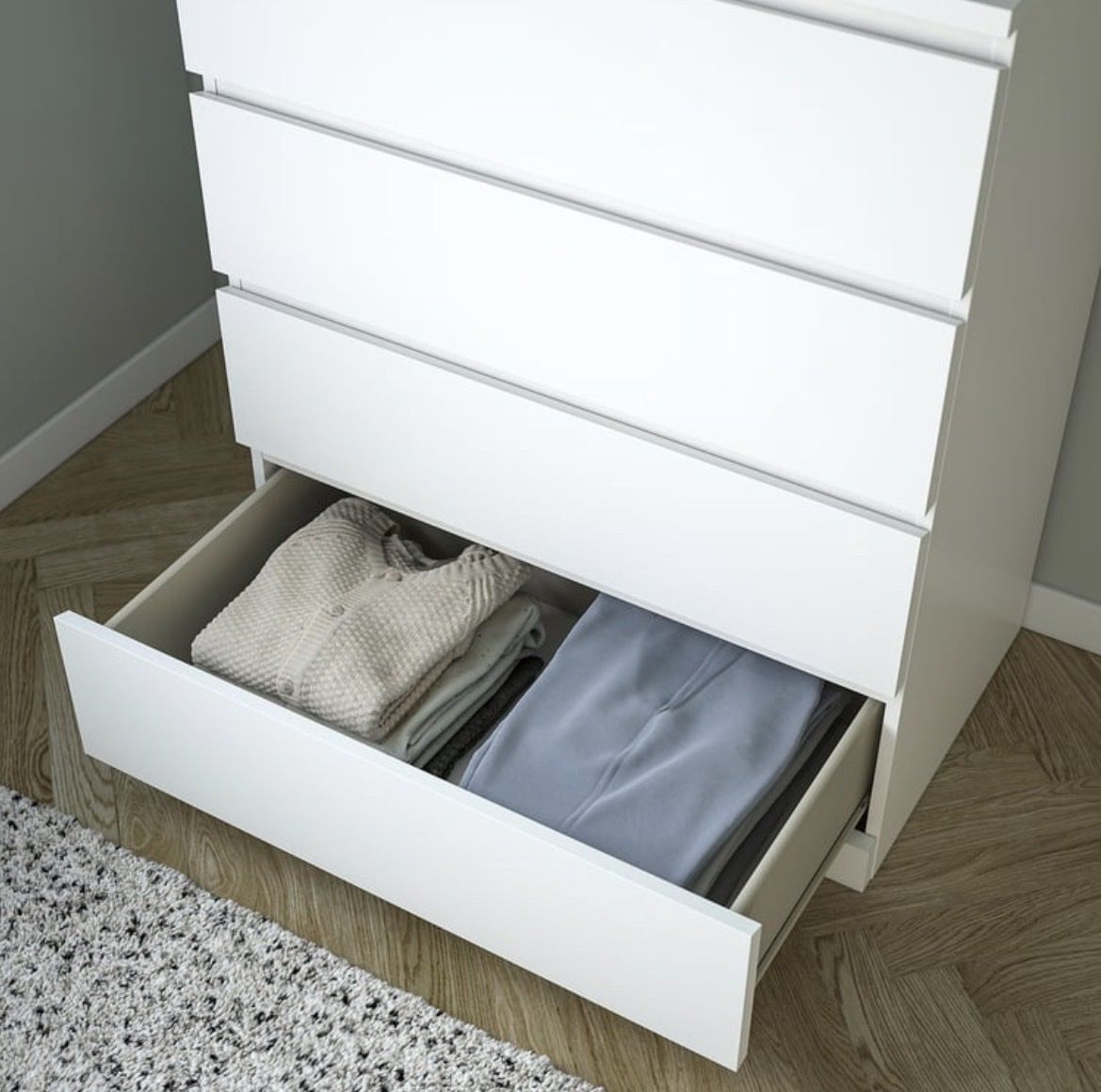 Tables de nuit: IKEA MALM Kommode mit 4 Schubladen, weiss – Défectueux à Wil SG par kle_5k82 1