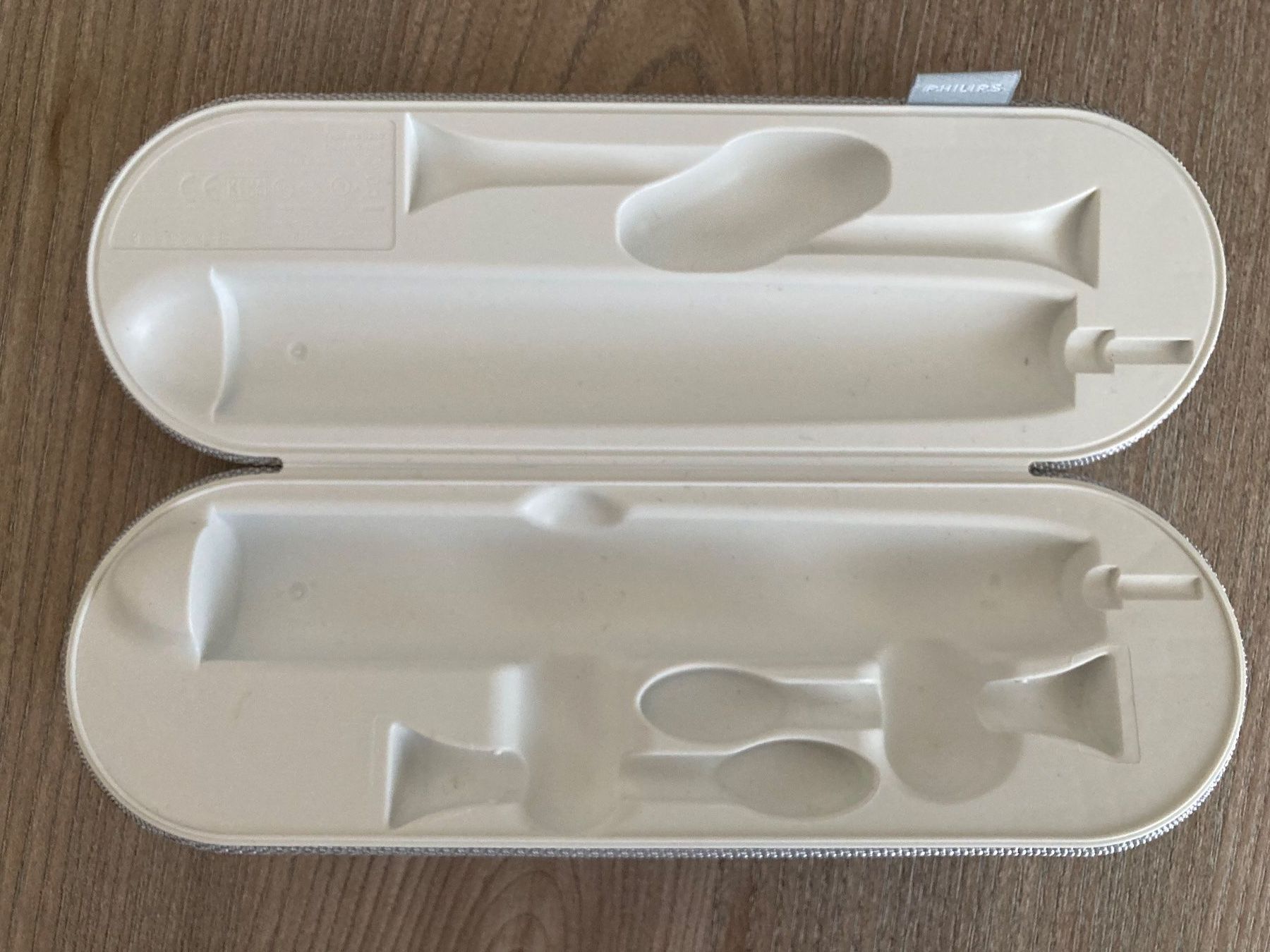 Philips Sonicare Cura dei denti: Philips Sonicare Aufbewahrungsbox mit Ladekabel – Usato da Jonen venduto da Sevenb 1