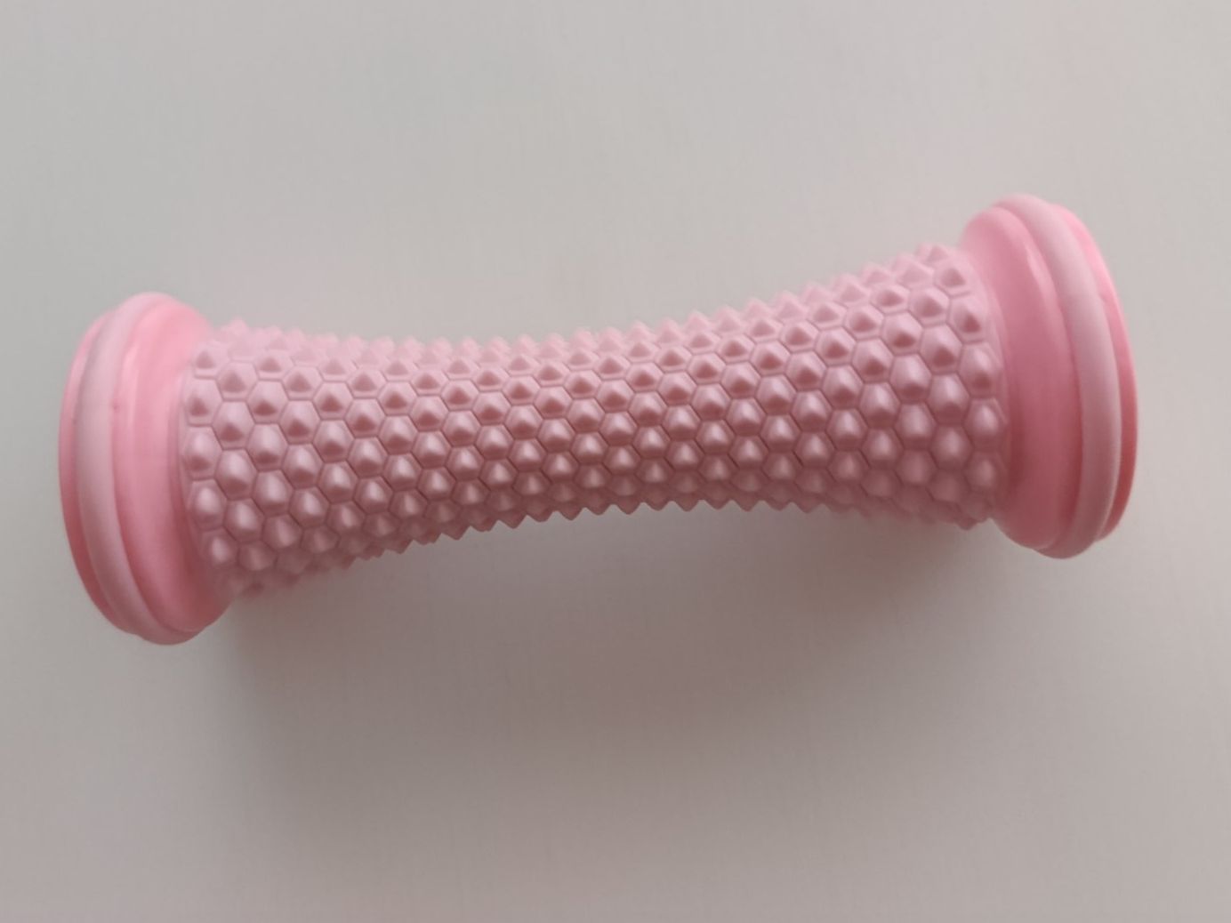 Dispositivi per massaggi: Fussmassagerolle mit Noppen, rosa – Nuovo (secondo la descrizione) da Silvaplana venduto da Suomi3101 1