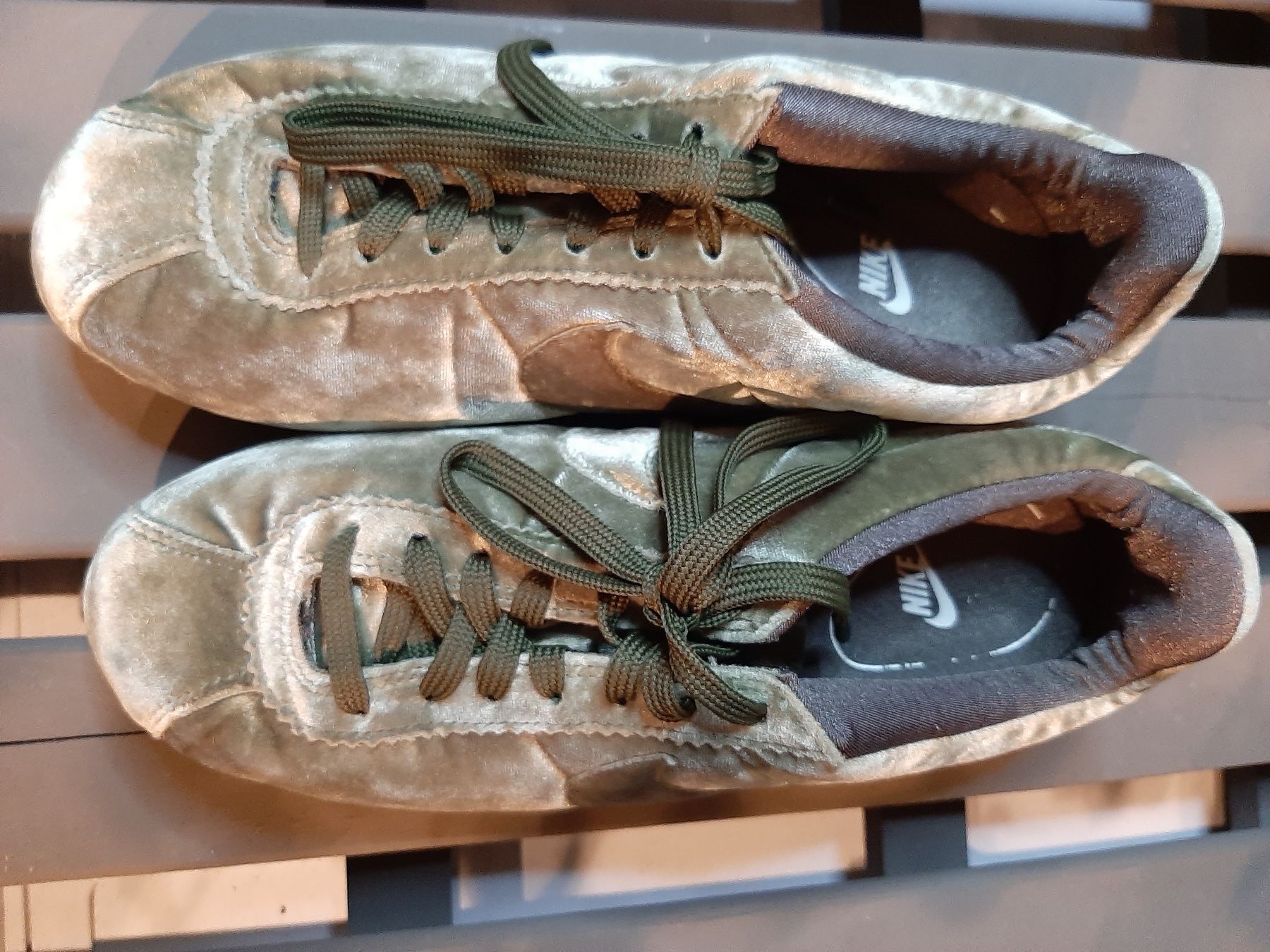 Scarpe da uomo: Nike Cortex Samt Schuhe Olivgrün 38 (besser 37!) – Usato da Bern venduto da Preloved.Nile.4.Sale 2
