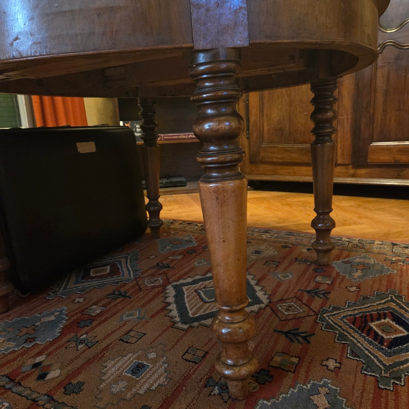 Tische: Table ronde ancienne extensible – Gebraucht aus Conches von mrp_qpt5 1