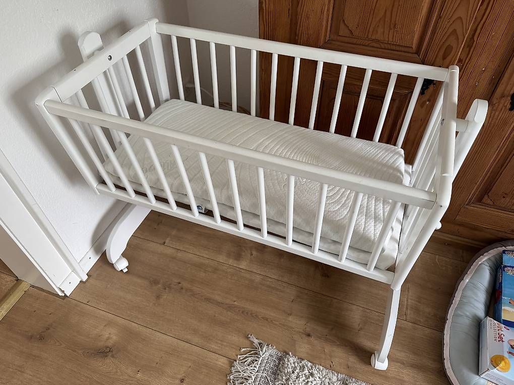Culle: Babybett Stubenwagen – Usato da Kirchberg BE venduto da funblueberry