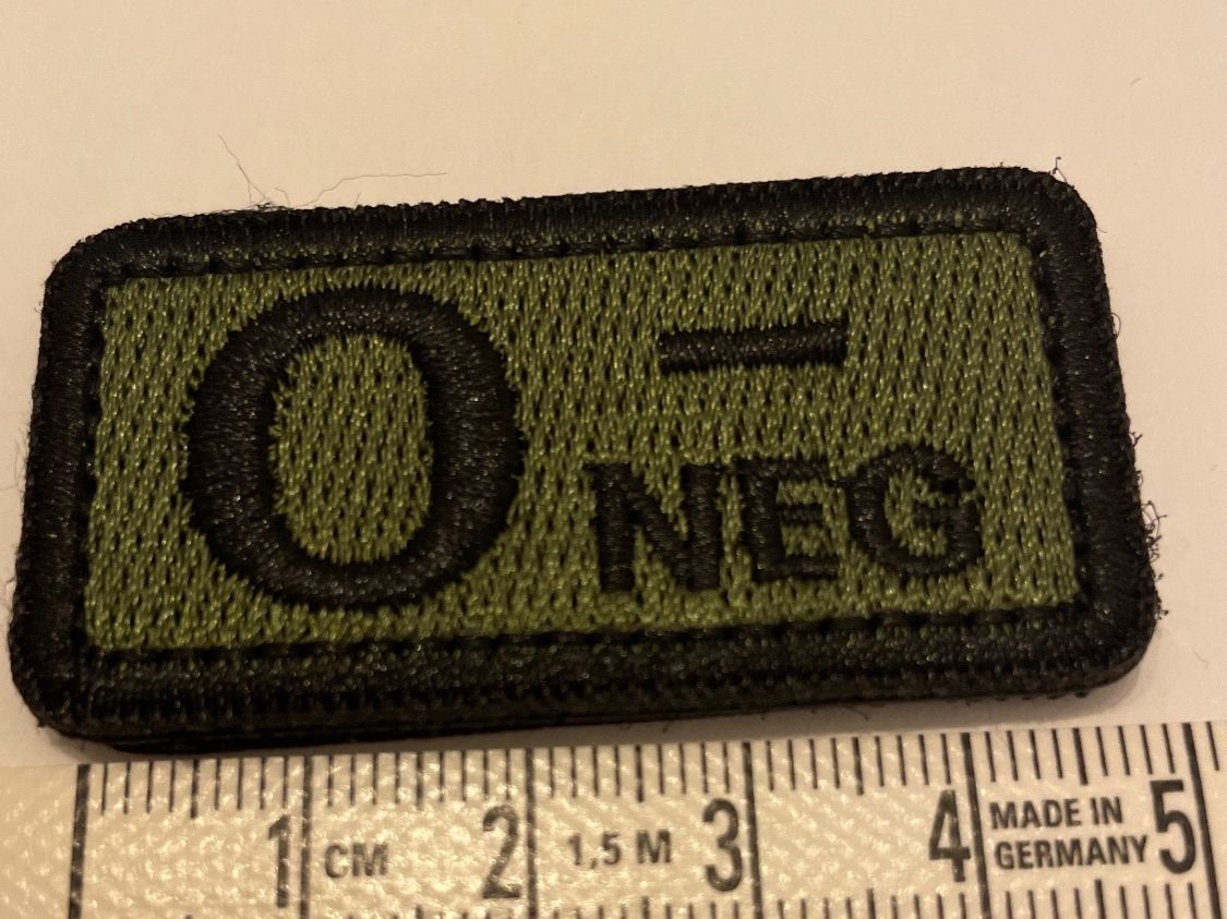 Toppe: patch medic groupe sanguin brodé – Nuovo e nell'imballaggio originale da Grandson venduto da RioDeltaLima