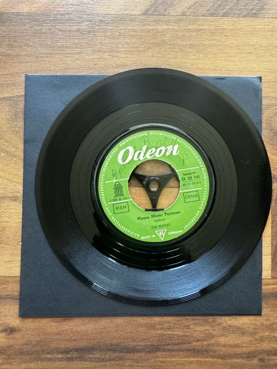 Dischi in vinile: Beatles - Please Mister Postman/Hold Me Tight - 7" Single – Usato da Rorbas venduto da BlackstarRecords