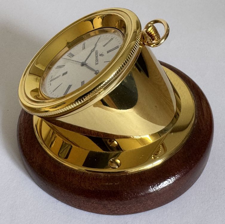Aerowatch Orologi: Elegante Aerowatch Taschenuhr vergoldet mit Mahagoni Sockel – Nuovo e nell'imballaggio originale da Hombrechtikon venduto da Oldclock 1
