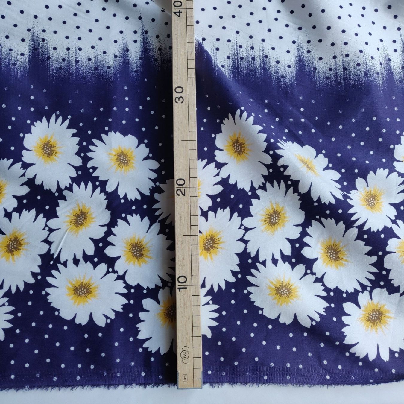 Stoffe: Ital. Baumwolle Popline Elastan 1.70x1.50m Chrysanthemen – Neu (gemäss Beschreibung) aus Lufingen von Voyager7 4