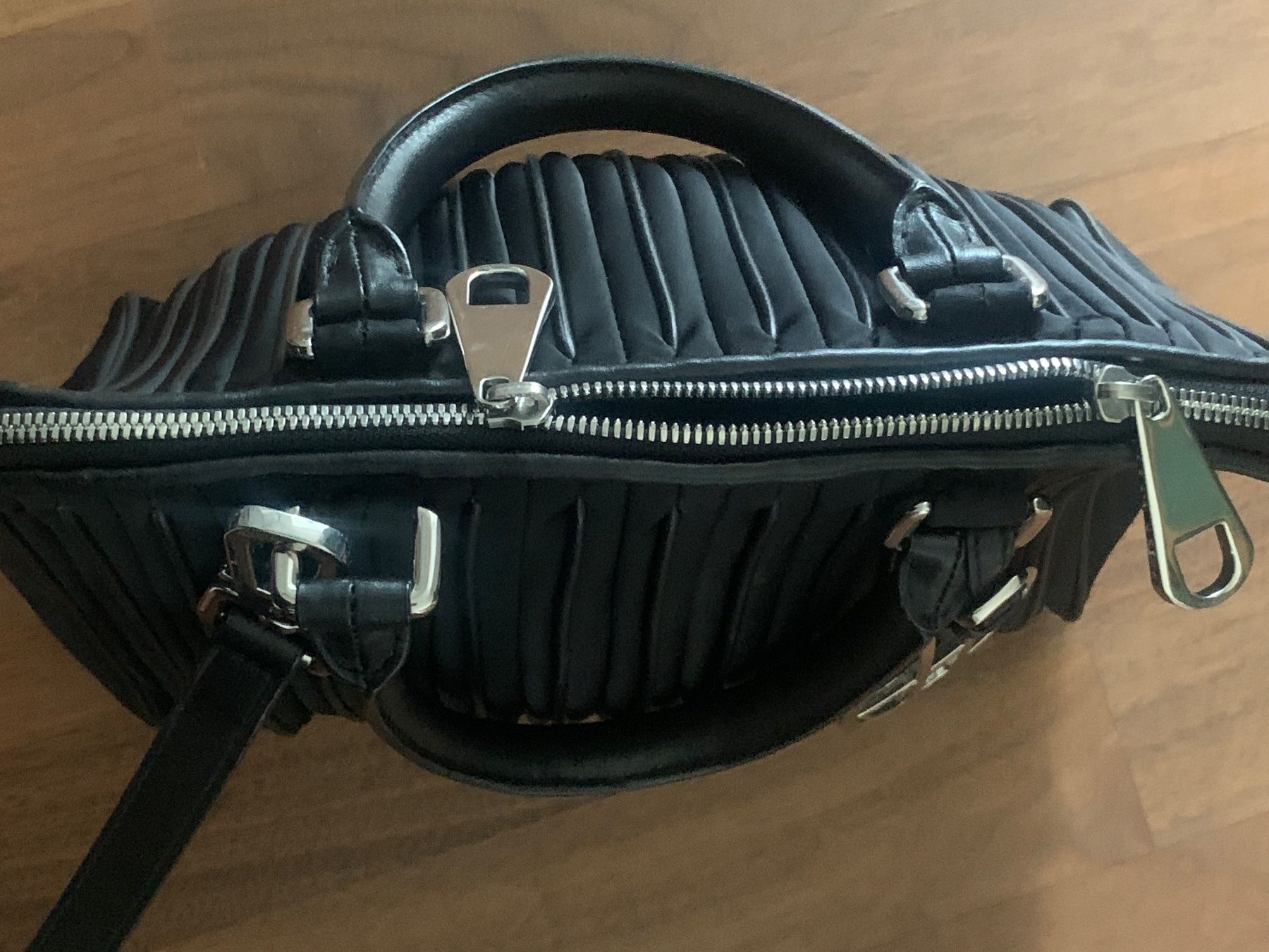 Hugo Boss Borse da donna: Hugo Boss Handtasche – Usato da Seengen venduto da phismial 5