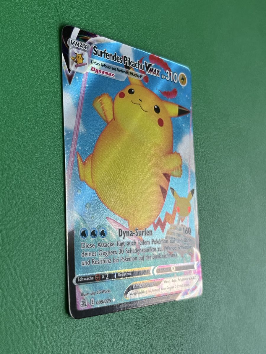 Pokémon Carte collezionabili: Pokemon Celebrations Surfendes Pikachu VMAX CEL 009 DE – Nuovo (secondo la descrizione) da Lommiswil venduto da diti_89 2