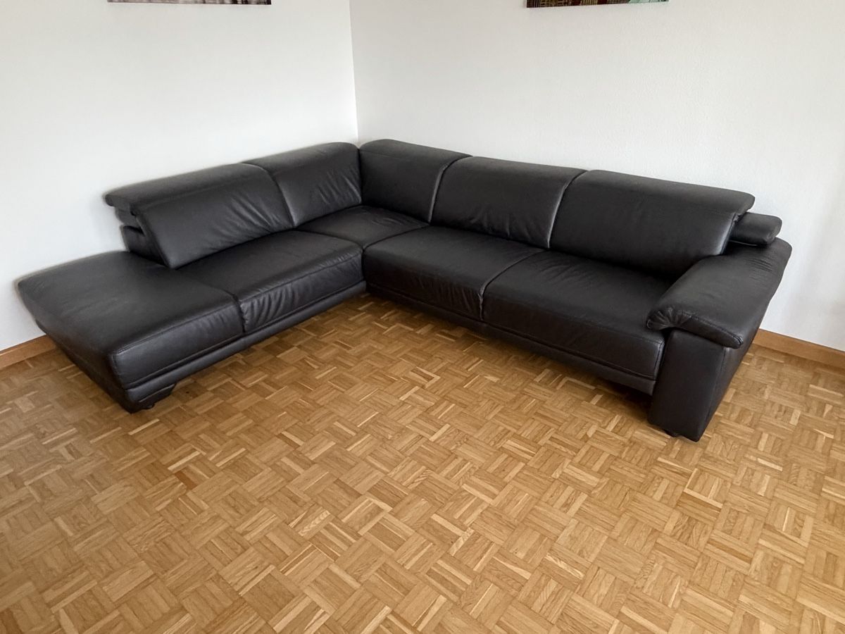 Divani: Schönes Ecksofa Leder schwarz – Usato da Liestal venduto da Enverkahraman