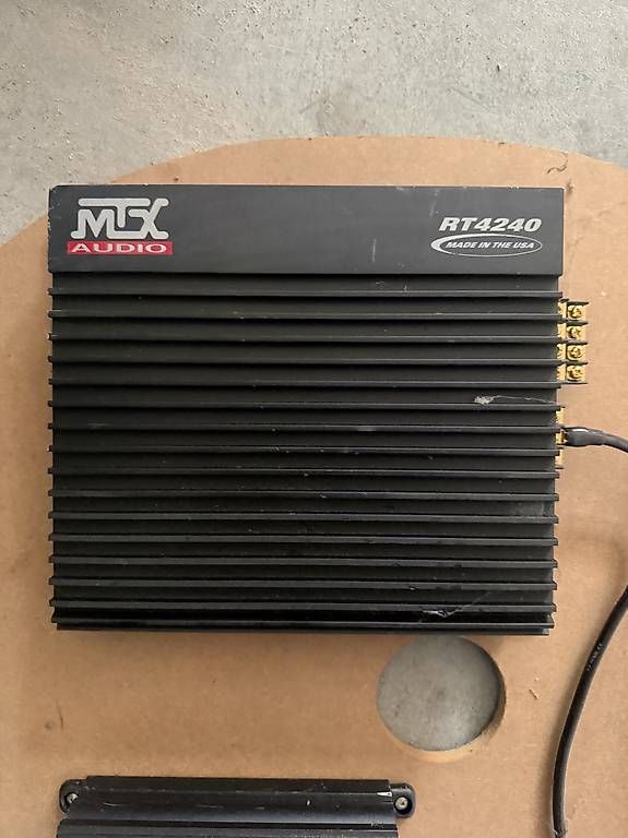 Componenti elettronici: Ampli MTX et condensateur  – Usato da Colombier NE venduto da Lamiche 2