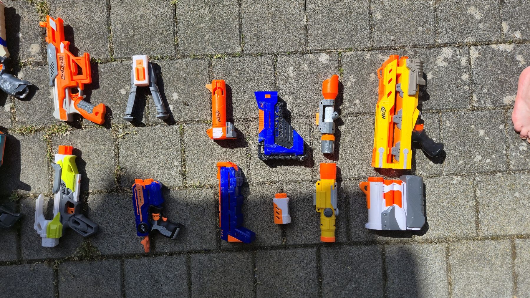 Nerf Giocattoli: Nerf Waffen Sortiment mit Zubehör und Munition – Usato da Niederhelfenschwil venduto da nic_m9sy 5